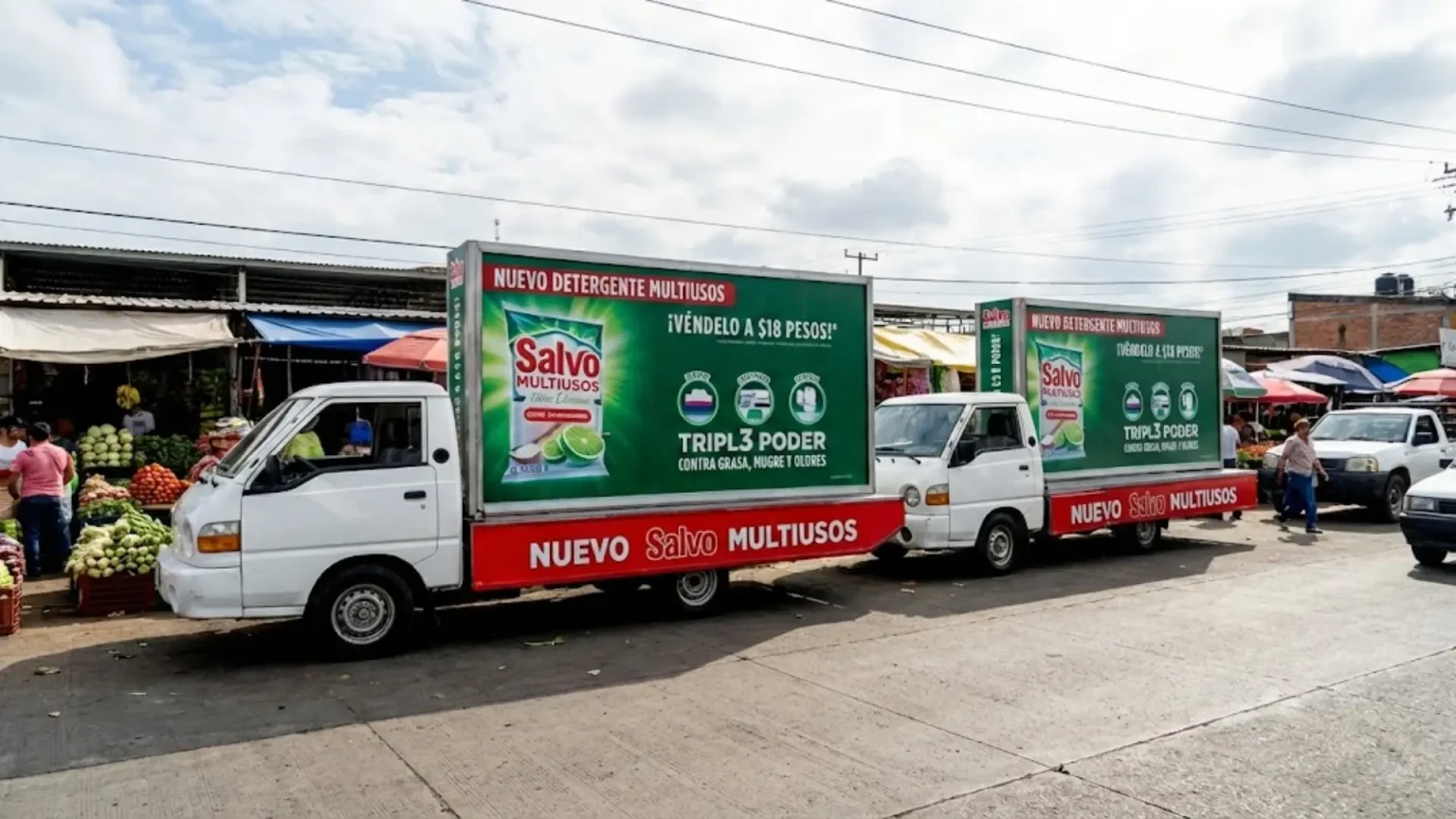 Vallas móviles en caravana con publicidad de la marca Salvo para campaña promocional de detergente multiusos
